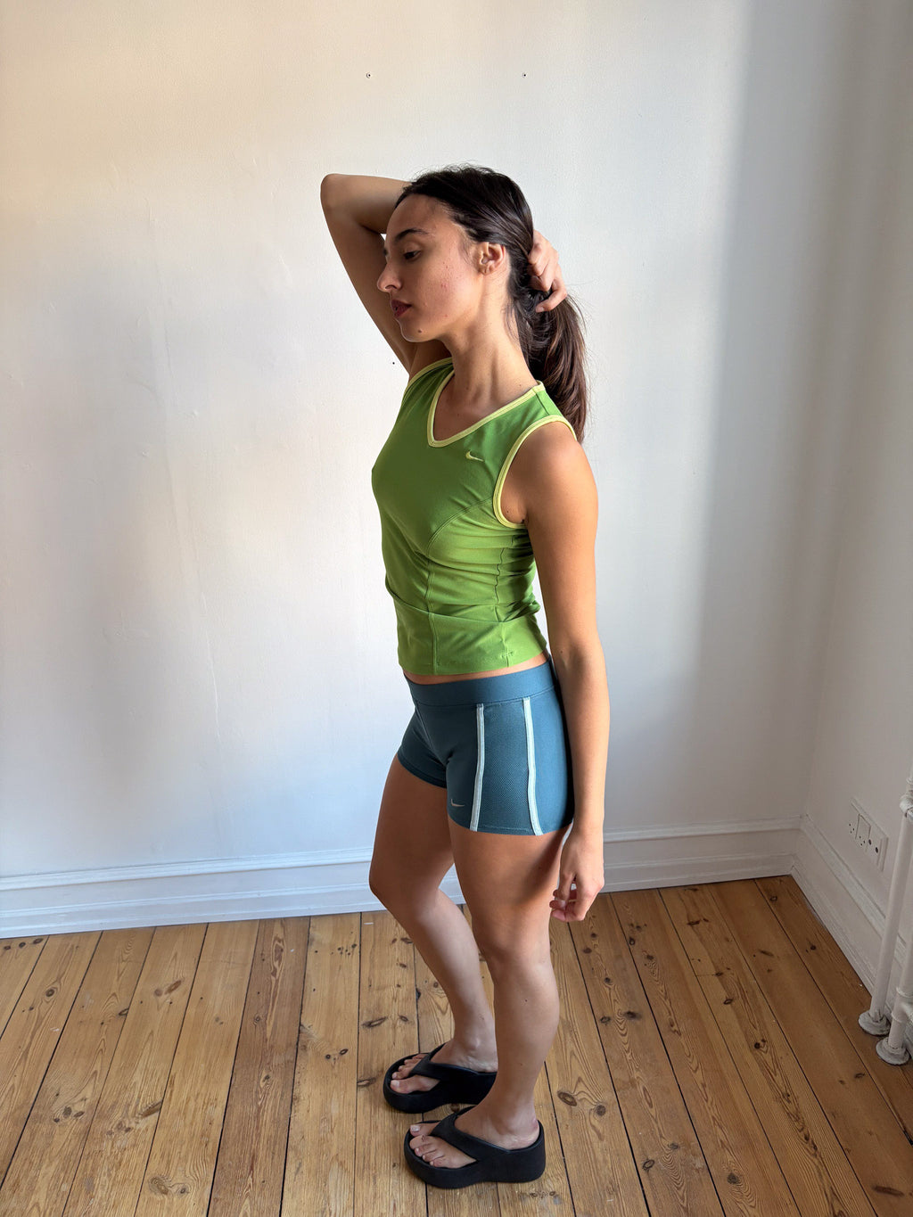 053 / Nike Green Tank