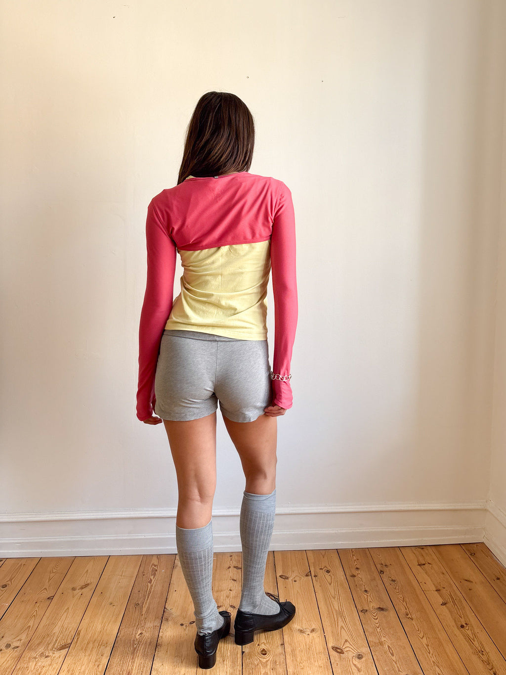 056/ Nike Grey Shorts