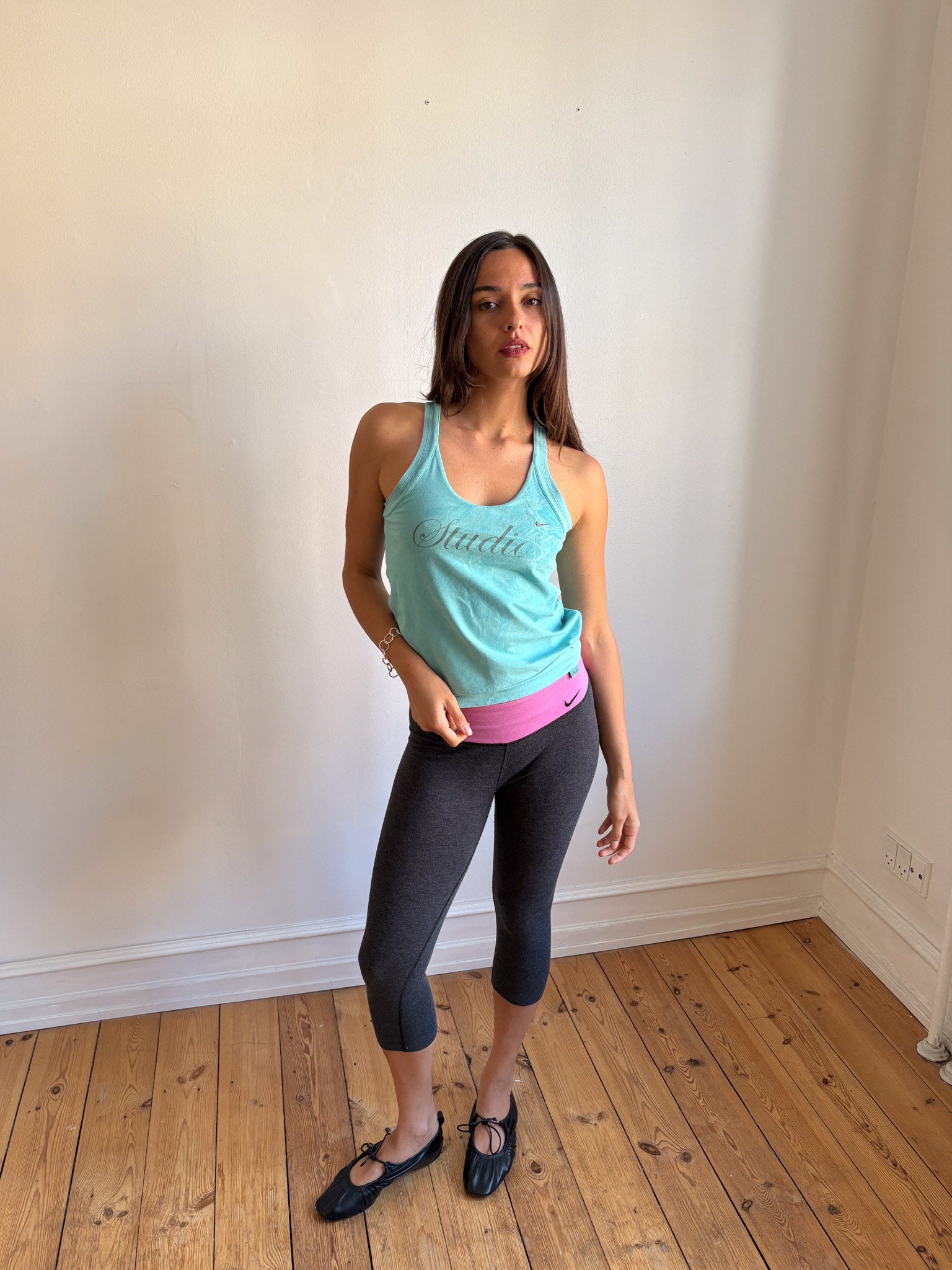 044 / Nike Capri Pink Waistband